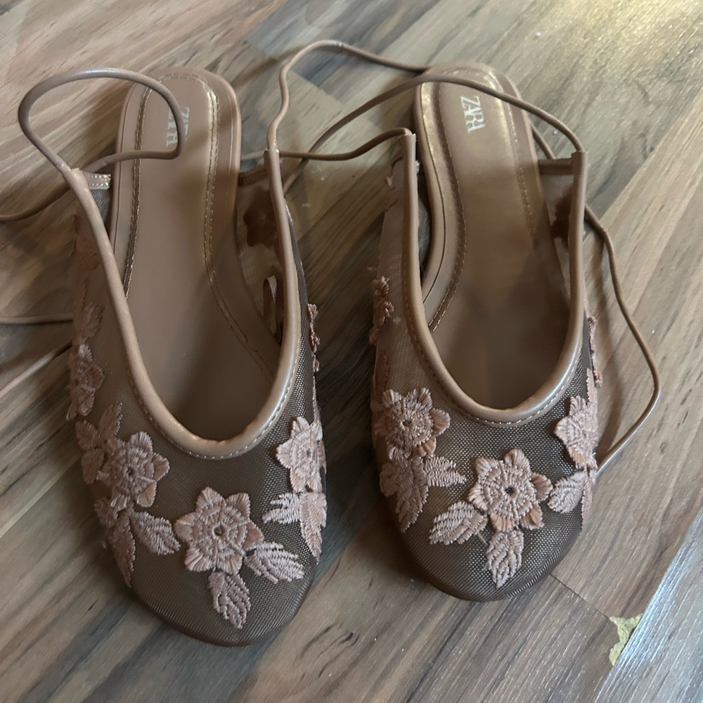 Zara Tan Floral Women's Flats